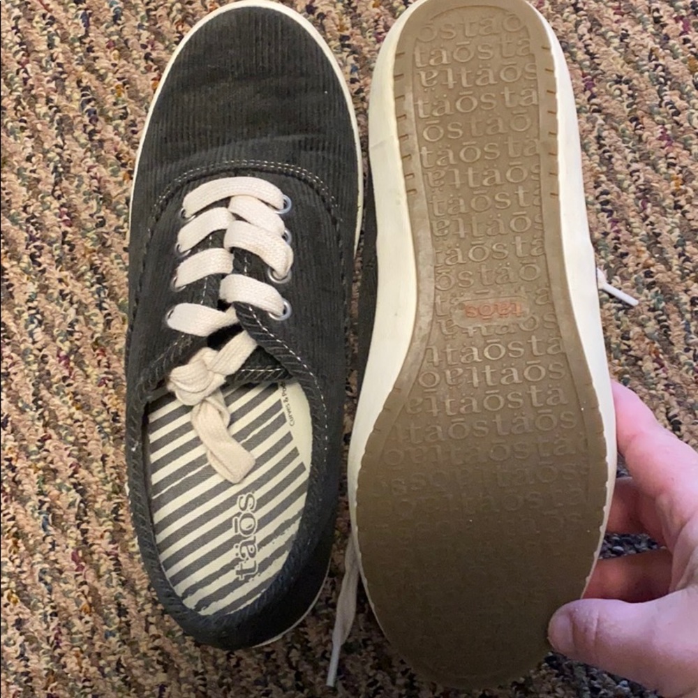 Taos sneakers